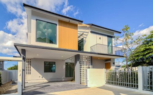 Modern Minimalist Style Home