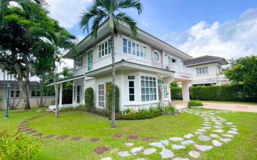 3-Bedroom House for Rent with Garden at Land and House San Sai, Chiang Mai