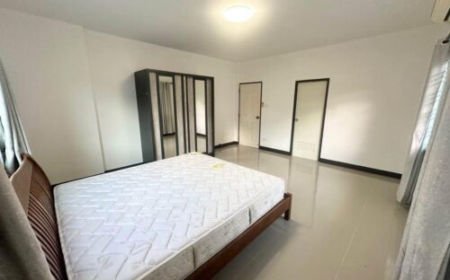 🏡 House for Rent – 6 Bedrooms, 5 Bathrooms (Pet-Friendly)