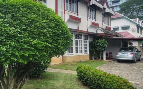 English Cottage-Style 2-Storey House near One Nimman, 166 sq.wah (664 sq.m), 3 Beds – THB 23.9M