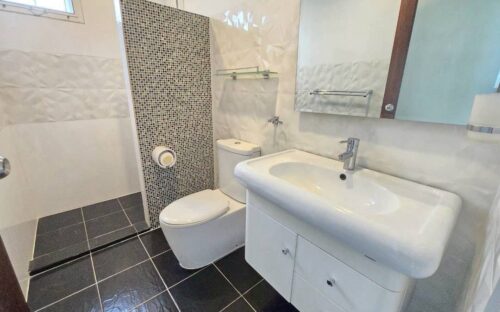 Beautiful pool villa for rent near city.